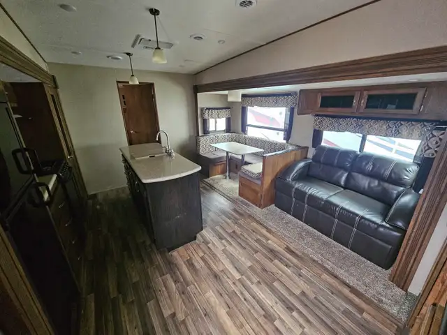 2017 Coachman 29 BHS 29 Ft T/A Fifth Wheel Chaparral Lite - Photo 10