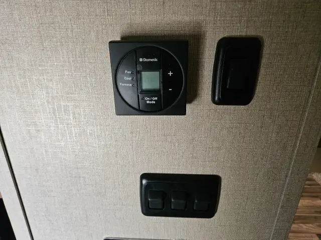 2017 Coachman 29 BHS 29 Ft T/A Fifth Wheel Chaparral Lite - Photo 20