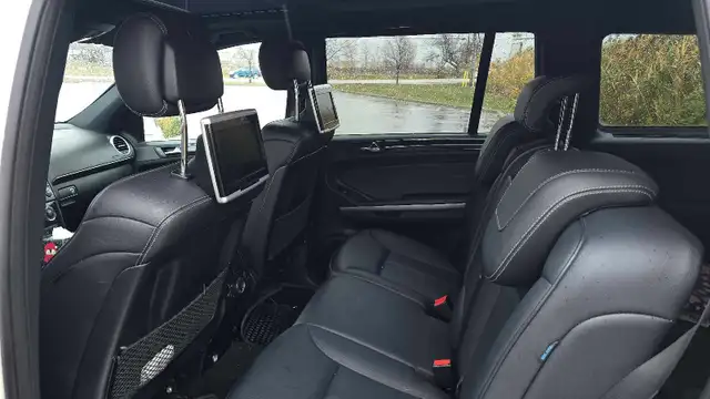 Beautiful fully loaded seven passenger SUV - Photo 4