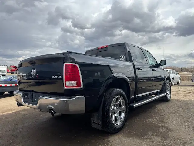 2016 Ram 1500 Laramie- WARRANTY INC, REMOTE START, LEATHER, ROOF - Photo 5