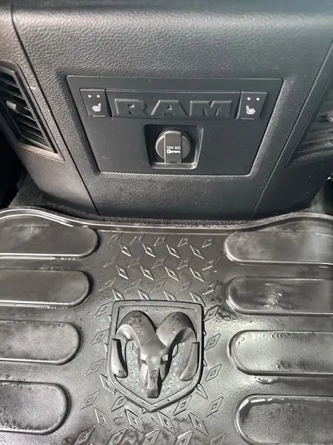 2016 Ram 1500 Laramie- WARRANTY INC, REMOTE START, LEATHER, ROOF - Photo 15