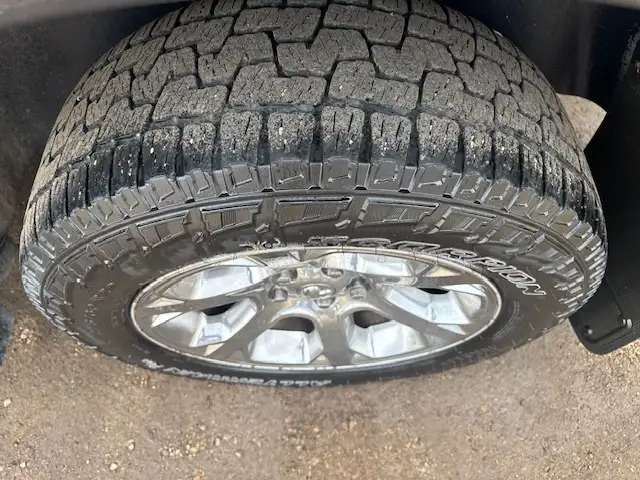 2016 Ram 1500 Laramie- WARRANTY INC, REMOTE START, LEATHER, ROOF - Photo 18