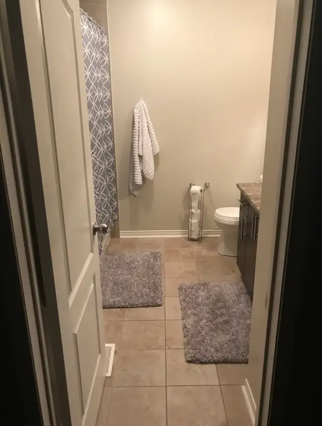 North Oshawa Large Room Rental -Single Occupancy- Female Student - Photo 3