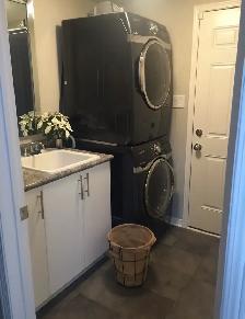 North Oshawa Large Room Rental -Single Occupancy- Female Student - Photo 5