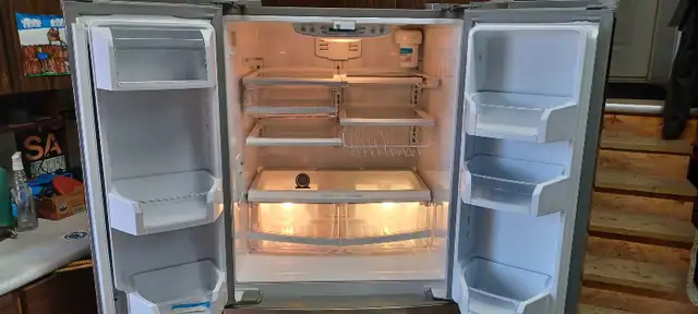 stainless fridge - Photo 2