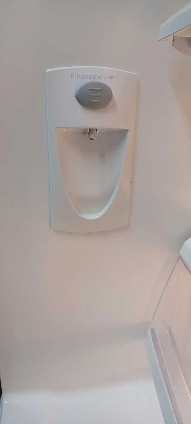 stainless fridge - Photo 3