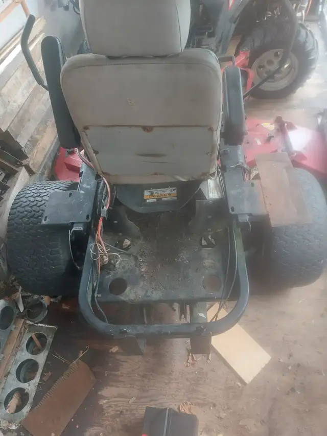 WALKER 60 ZERO TURN(PARTING OUT) - Photo 5