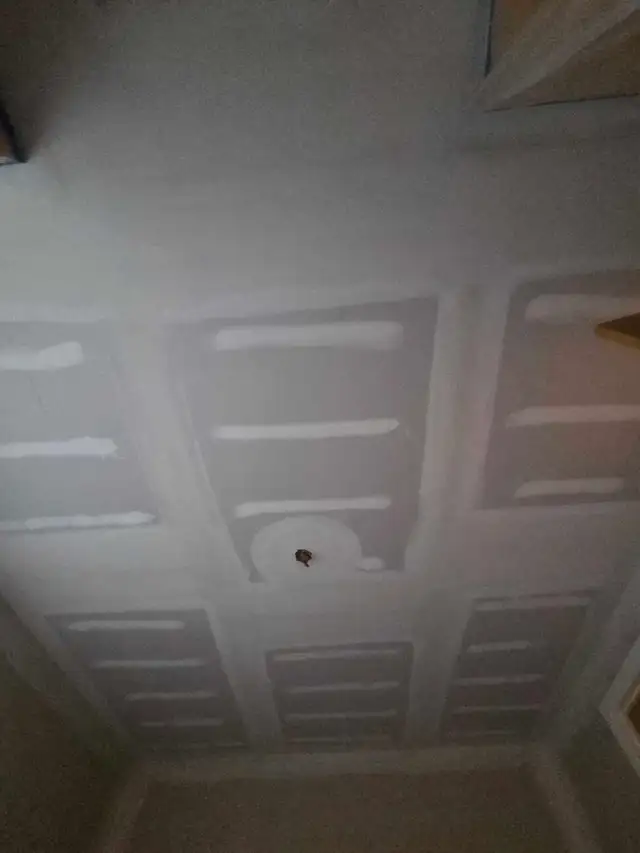 Drywall finisher/Painter available - Photo 2