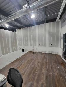 Drywall finisher/Painter available - Photo 9