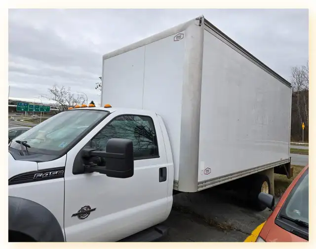 2011 FORD F450 Super Duty Box Truck - Photo 2