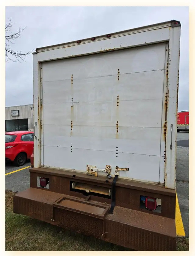 2011 FORD F450 Super Duty Box Truck - Photo 4