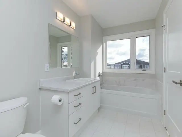 Best Area! Rent 3 Bedrooms, 2.5 Bath Luxury house in West end - Photo 8