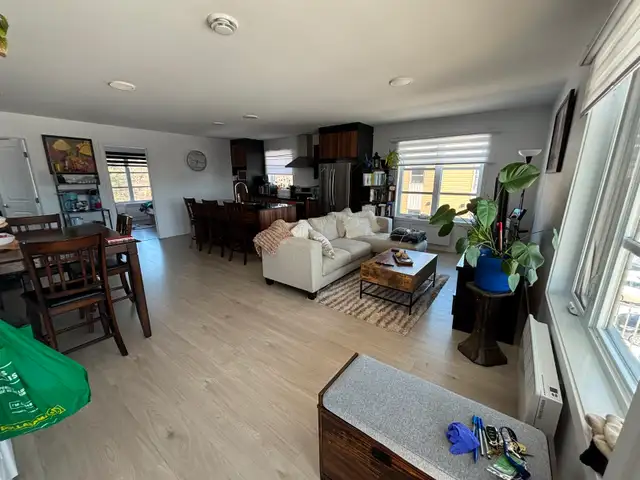 Grand et moderne 4 1/2 à louer - Photo 2