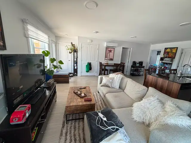 Grand et moderne 4 1/2 à louer - Photo 3