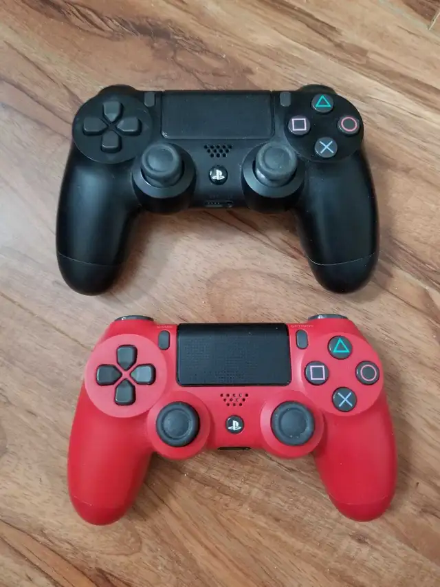 PlayStation 4 Bundle 9 games 2 controllers price to go - Photo 3