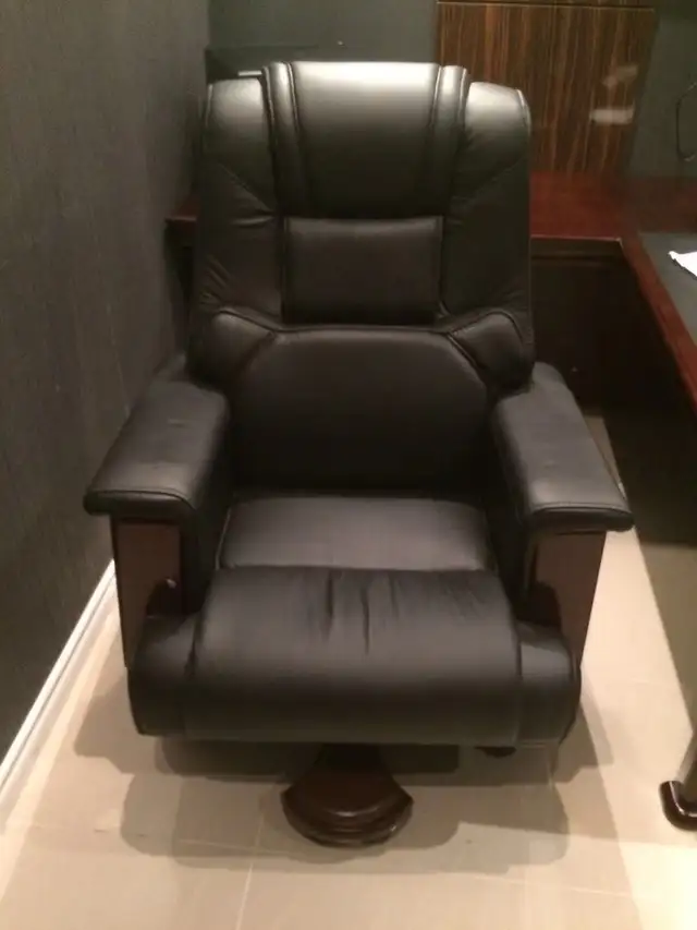 We Just Got New Executive Chairs! - Photo 3