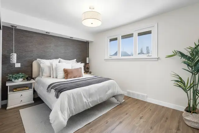 Thoughtfully Updated 3bdrm 2bth Bungalow situated on corner lot! - Photo 6