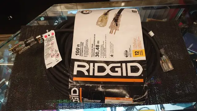 RIDGID 12Ga. Heavy Duty Rubber Extension Cord 50Ft - Photo 2