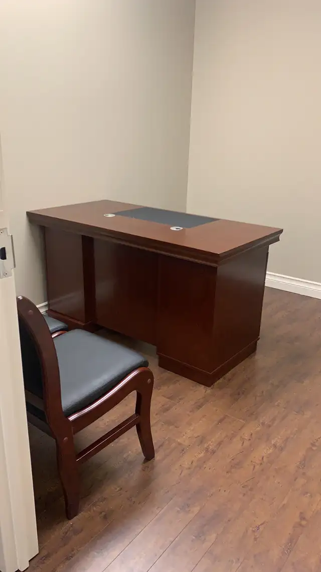 High-end Veneer Workstations/Executive Desks - Photo 4