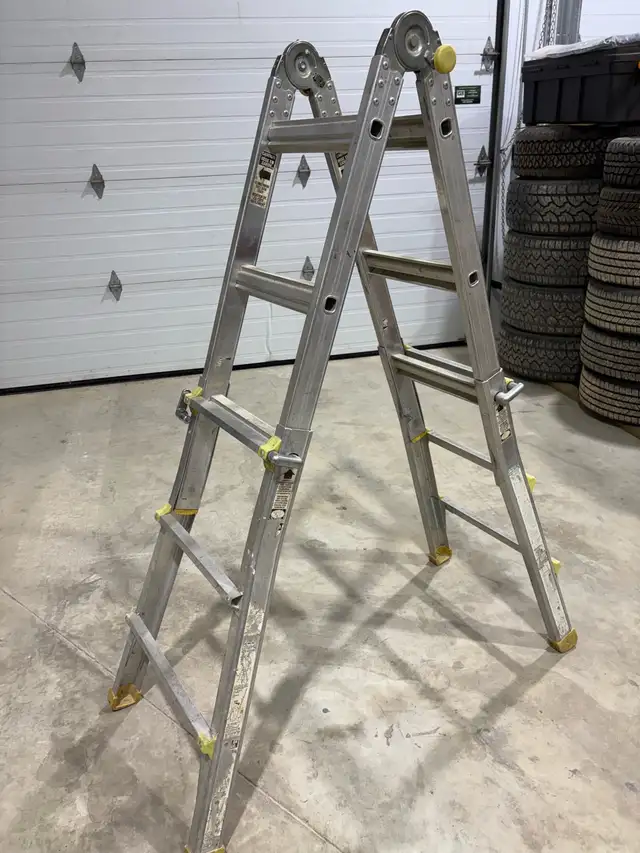 adjustable ladder - Photo 2
