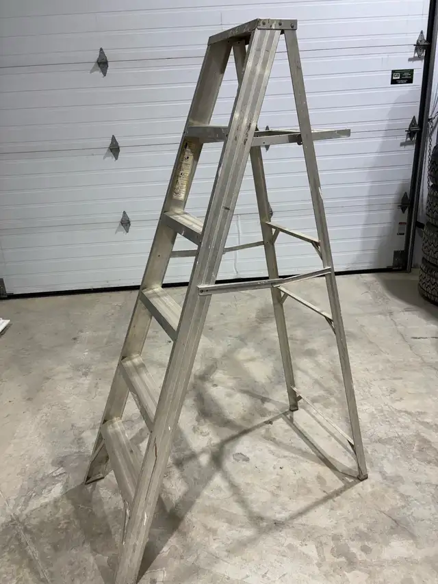aluminum ladder