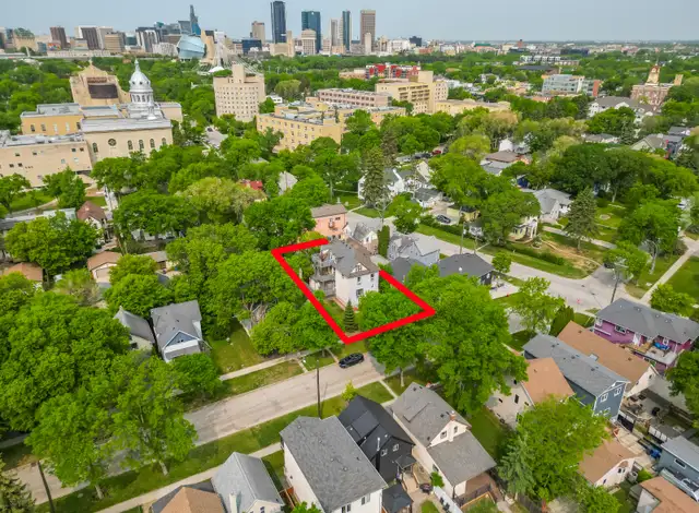 High Cash-Flowing 6-Plex in the Heart of St. Boniface! - Photo 2