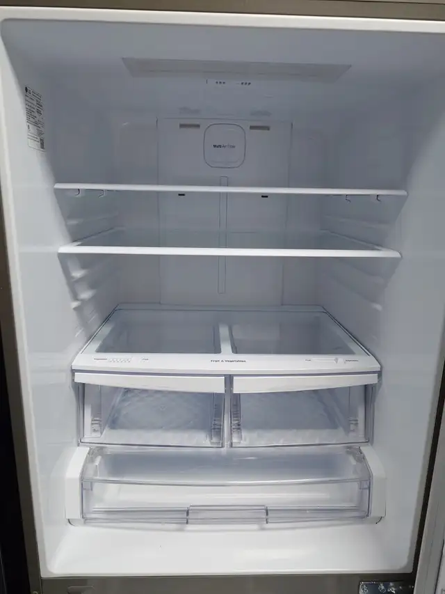 LG '30' Stainless Steel Bottom Freezer Top Fridge on Sale‼️ - Photo 6