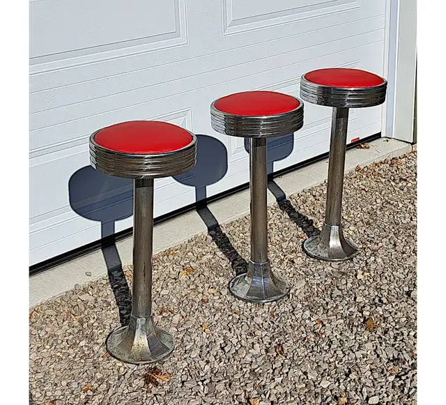 VINTAGE 1930s 3 RED SODA FOUNTAIN STOOLS SET - Photo 2