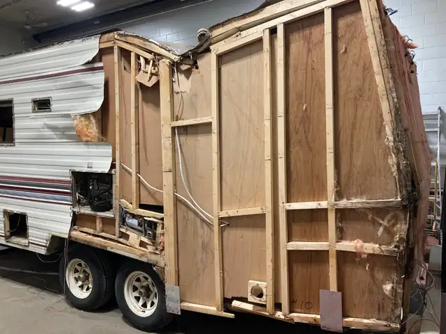 ATTENTION RV OWNERS-EXPERT REPAIRS !