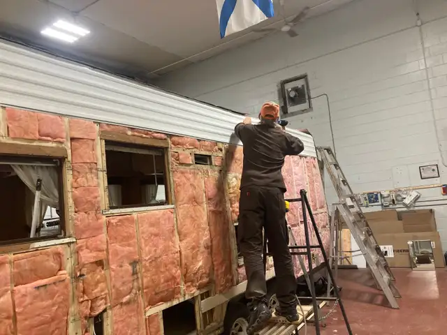 ATTENTION RV OWNERS-EXPERT REPAIRS ! - Photo 2