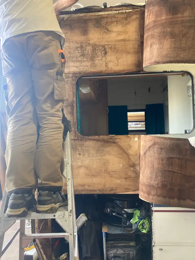 ATTENTION RV OWNERS-EXPERT REPAIRS ! - Photo 4