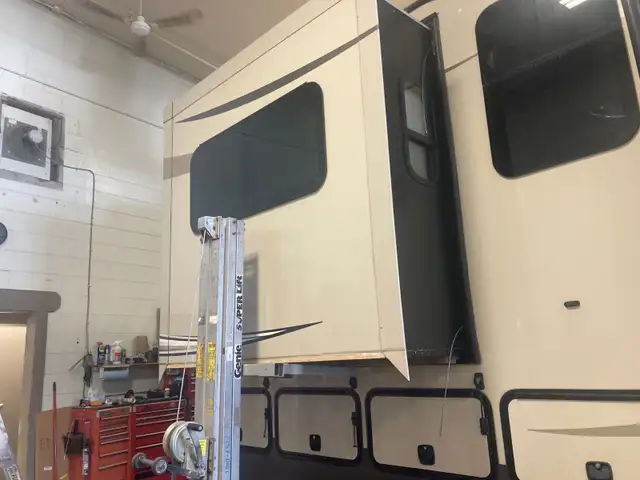 ATTENTION RV OWNERS-EXPERT REPAIRS ! - Photo 8