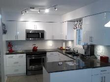 Close to Trent for students, rooms available May 1