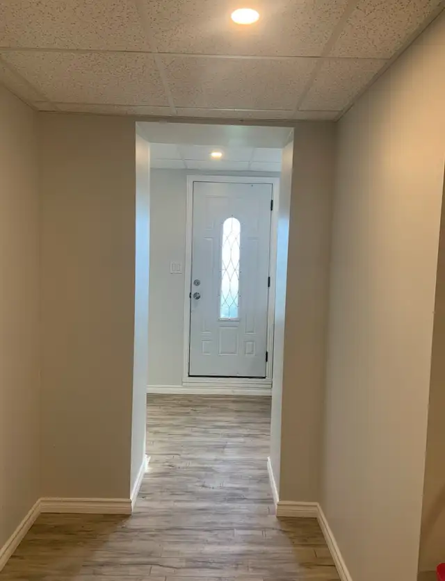 Manotick Waterfront one bedroom.  Lower unit. - Photo 3