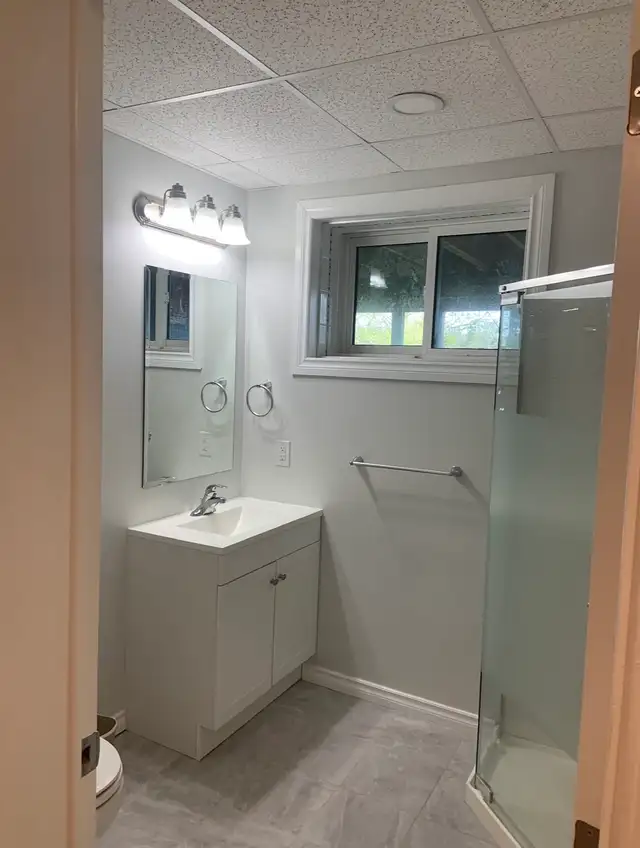 Manotick Waterfront one bedroom.  Lower unit. - Photo 6