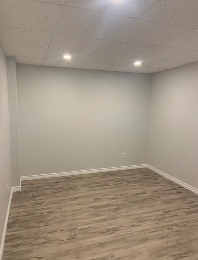 Manotick Waterfront one bedroom.  Lower unit. - Photo 7