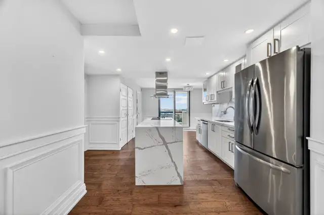 Luxury Condo for Sale in North York