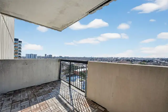 Luxury Condo for Sale in North York - Photo 5