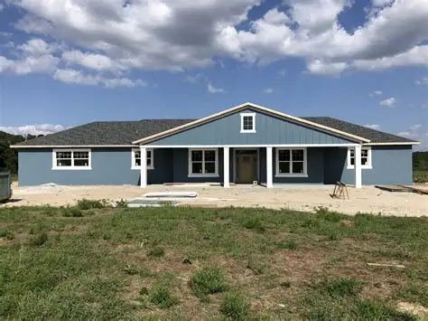 Fence Staining - Photo 5