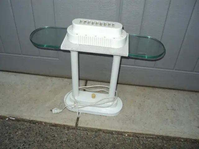 NICE Desk Lamp ~ all white   adjustable Brightness CALLS ONLY