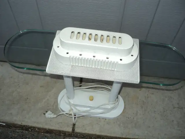 NICE Desk Lamp ~ all white   adjustable Brightness CALLS ONLY - Photo 2