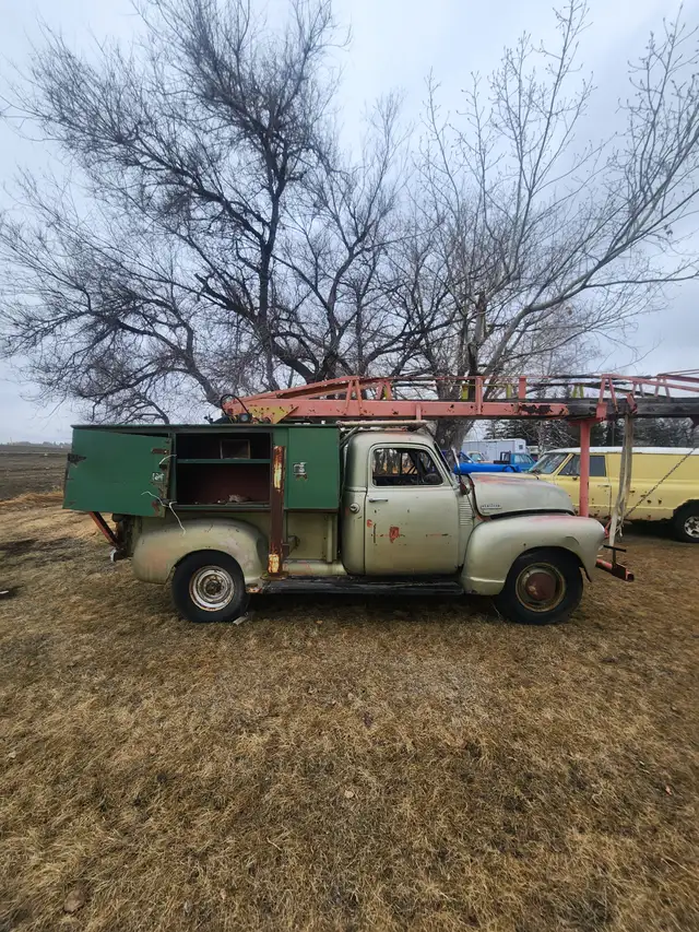 1953 Chevrolet Electricians Ladder Truck - Photo 2