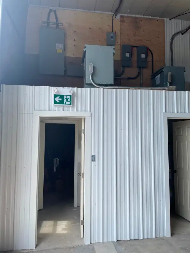 Local Industriel 6 348 pi² - Boul. Thibeau - Drive-in - Photo 5