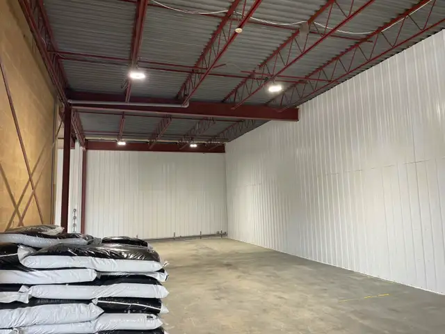 Local Industriel 6 348 pi² - Boul. Thibeau - Drive-in - Photo 8