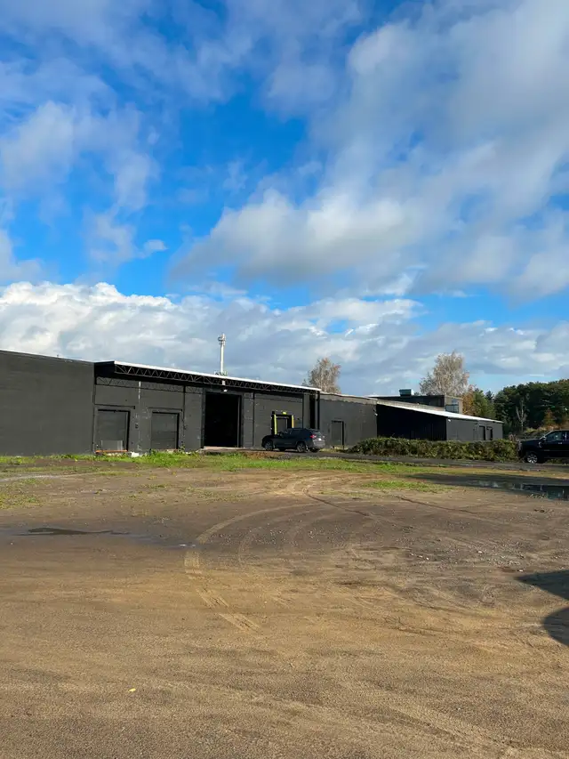 Local Industriel 6 348 pi² - Boul. Thibeau - Drive-in - Photo 9