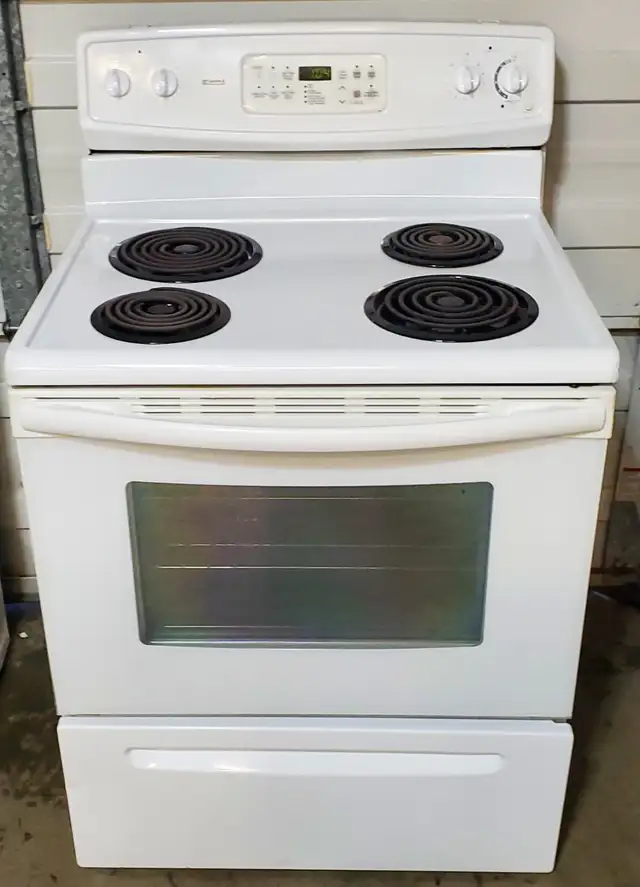 Kenmore 4 burner stove - Digital controls, Very good condition - - Photo 2
