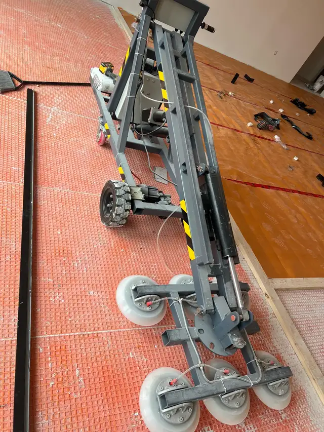 Stone & Glass Installation Vacuum Lifter – $8,500 - Photo 4