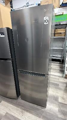 Fridge - 24 LG 10.8 cu ft - Bottom freezer - Used