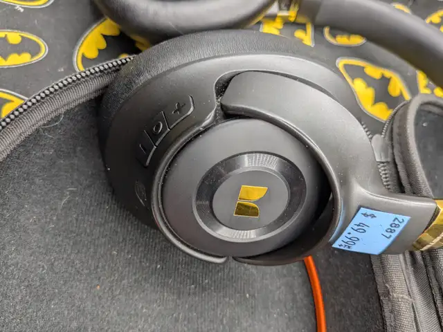 Monster Persona SE BT Headphones w/Case (#2887) - Photo 3