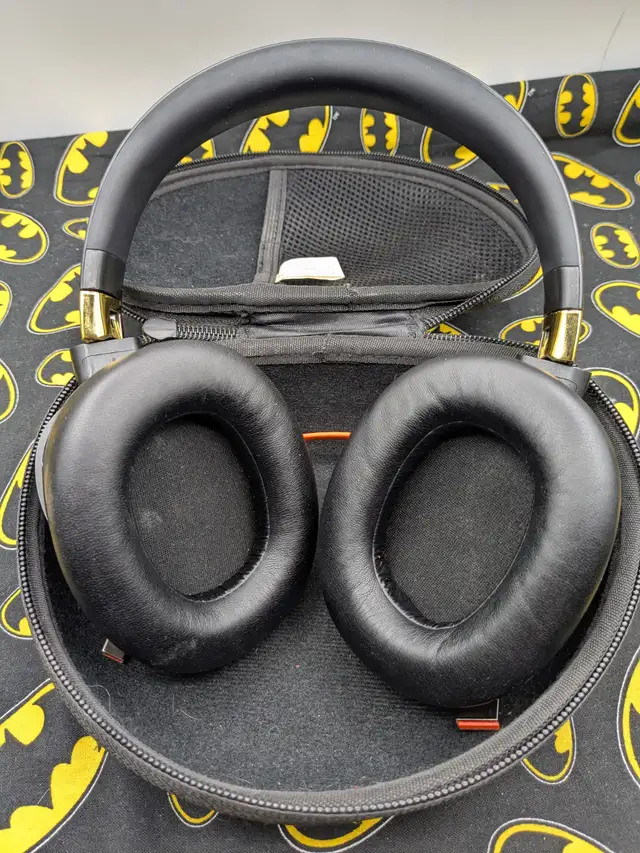 Monster Persona SE BT Headphones w/Case (#2887) - Photo 4